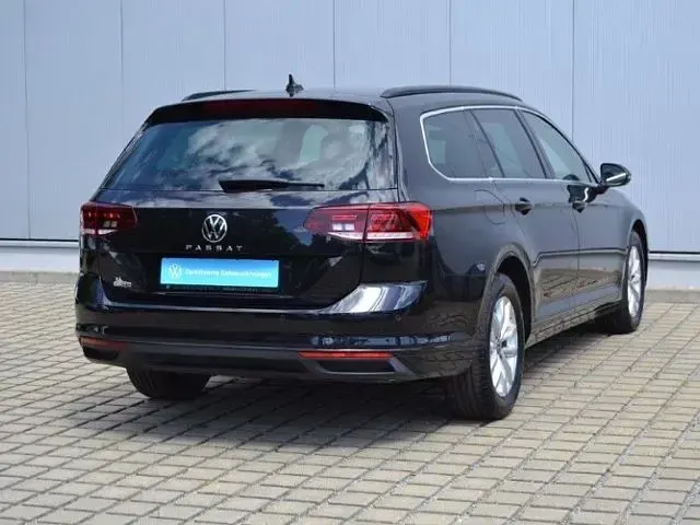 Gebraucht VW Passat Business 150 PS (110 kW) 2022 Schwarz Kombi