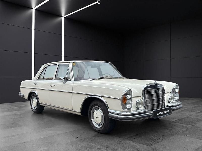 Weiß Gebraucht 1970 Mercedes 280 Limousine | 26.999 € - Bild 1/4