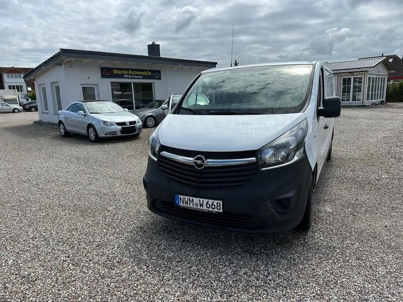 Weiß Gebraucht 2017 Opel Vivaro Van / Kleinbus | 7.990 € (Etwas zu teuer) - Bild 1/4