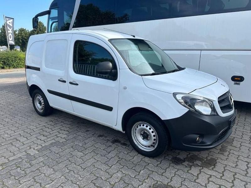 Arktikweiss Gebraucht 2019 Mercedes Citan 108 Van | 7.128 € (Superpreis) - Bild 1/4