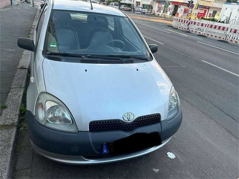 Gebraucht 2000 Toyota Yaris Limousine | 500 € (Superpreis) - Bild 1/4