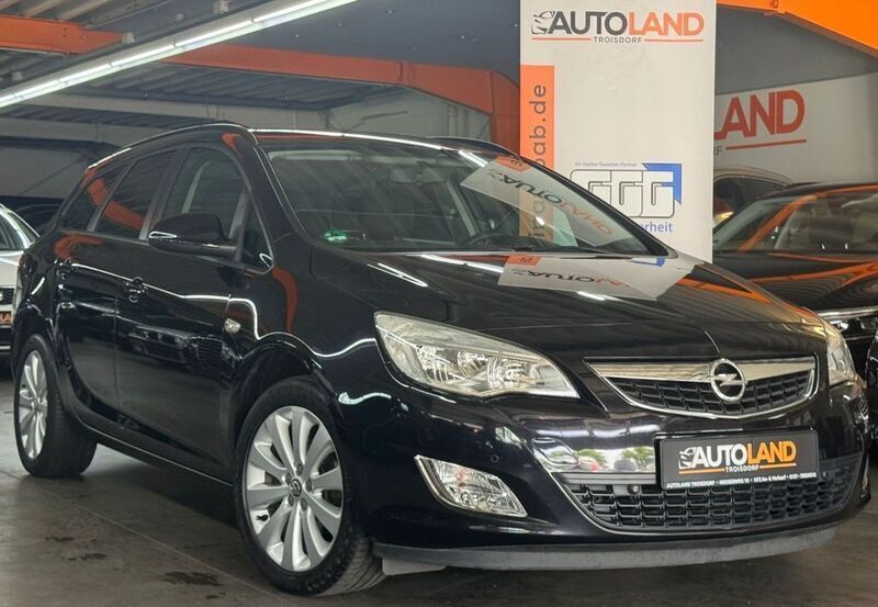 Schwarz Gebraucht 2011 Opel Astra Design Edition Kombi | 4.300 € (Fairer Preis) - Bild 1/4