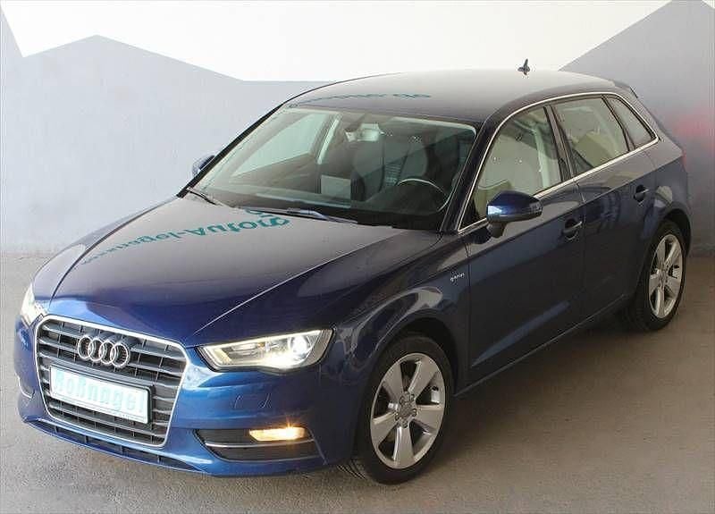 Blau Gebraucht 2015 Audi A3 Sportback g-tron Ambition Limousine | 10.450 € (Guter Preis) - Bild 1/4
