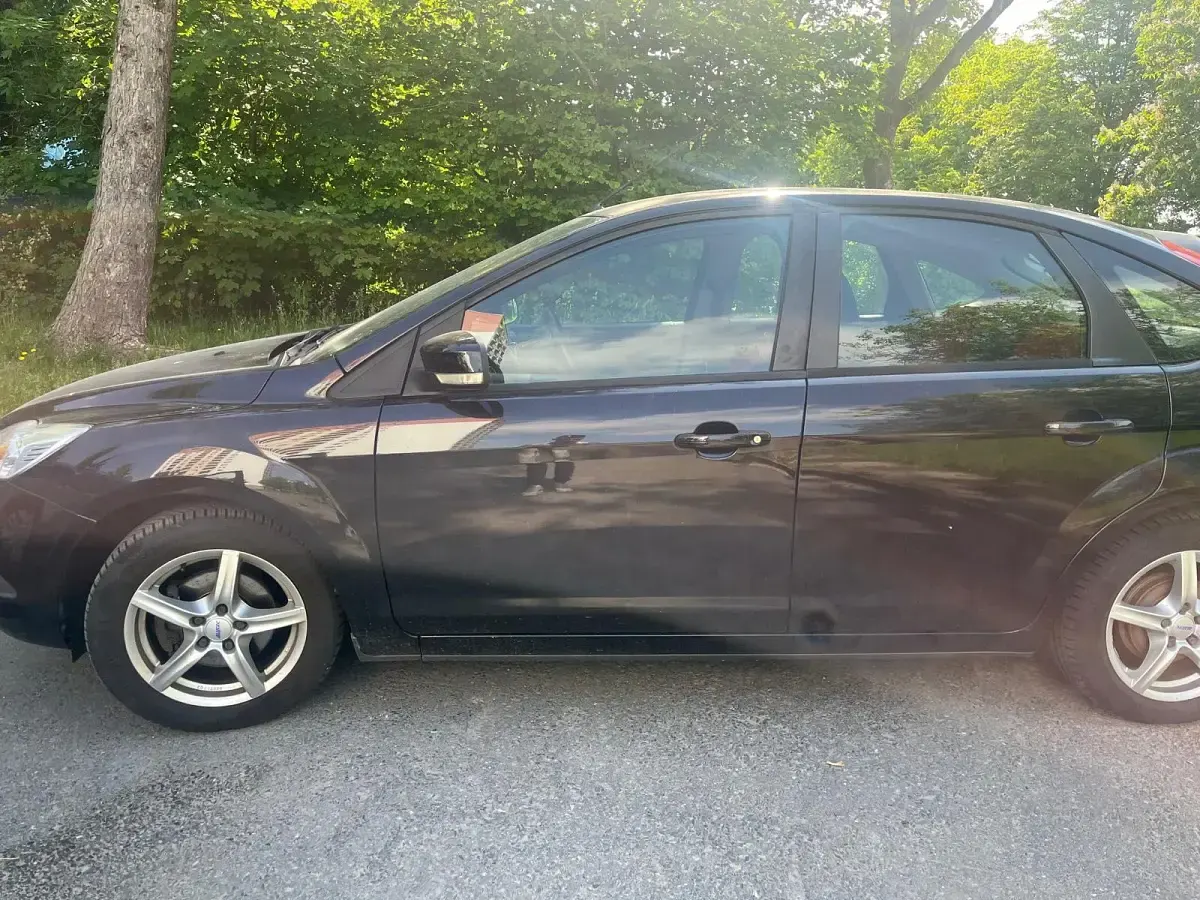 Gebraucht Ford Focus 101 PS (74 kW) 2009 Schwarz Kleinwagen