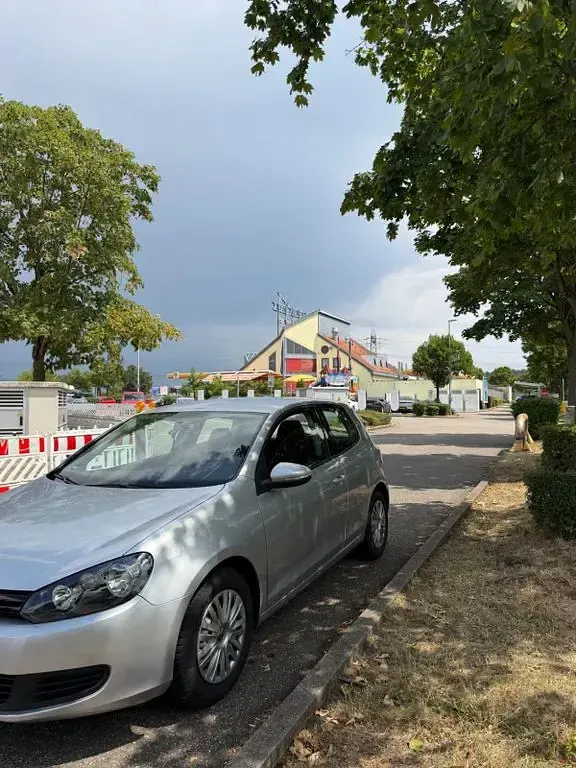 Gebraucht VW Golf VI Comfortline 102 PS (75 kW) 2009 Silber Kleinwagen