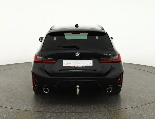 Neu BMW 320 M Sport 184 PS (135 kW) 2025 Schwarz Kombi