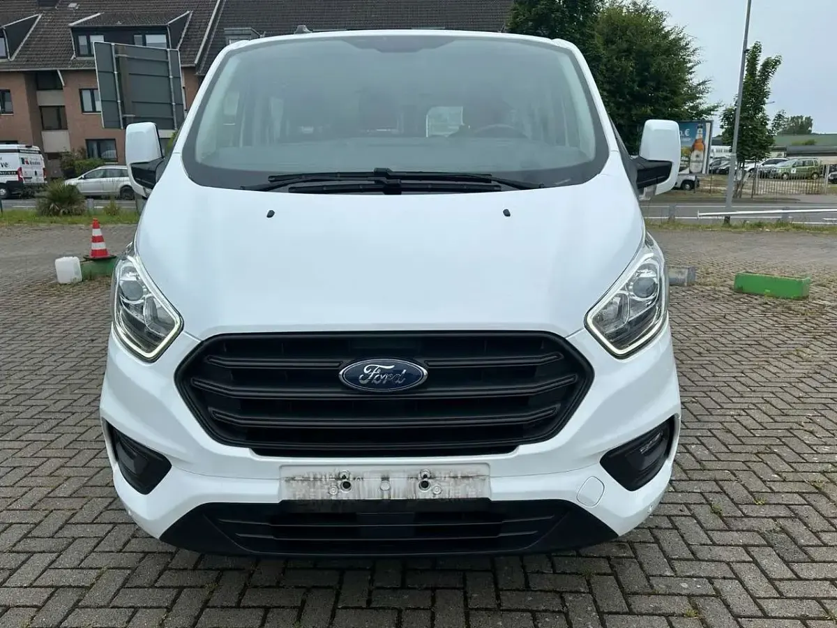 Gebraucht Ford Transit Custom 131 PS (96 kW) 2020 Frostweiß Van / Kleinbus