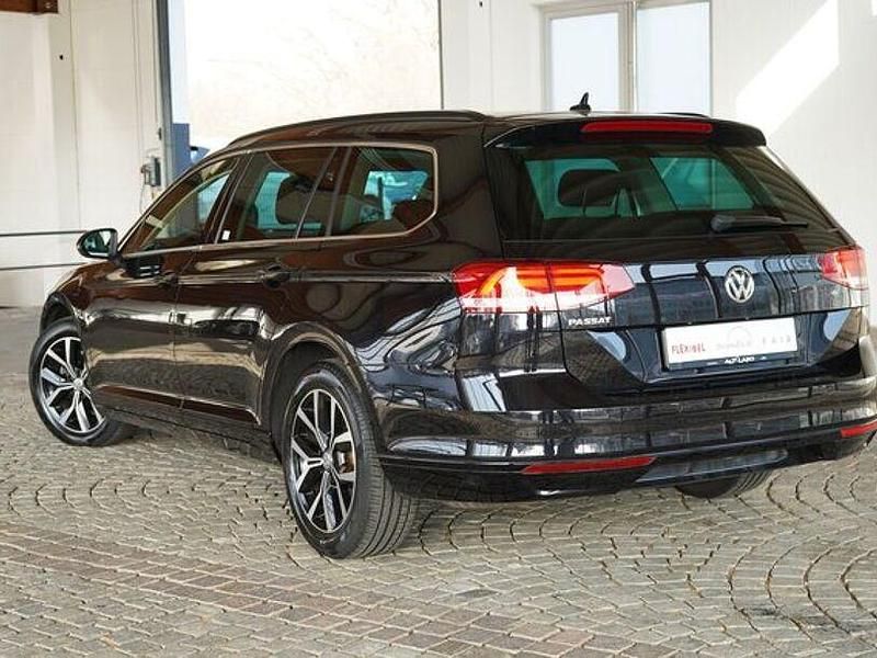 Gebraucht VW Passat Comfortline 150 PS (110 kW) 2018 Schwarz Kombi