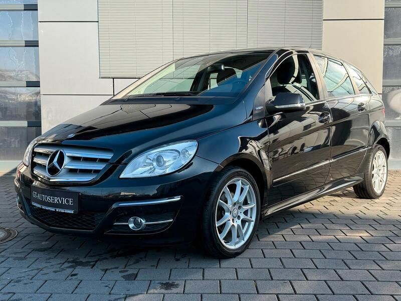 Kosmosschwarz metalliclack Gebraucht 2011 Mercedes B160 Van / Kleinbus | 6.590 € (Fairer Preis) - Bild 1/4