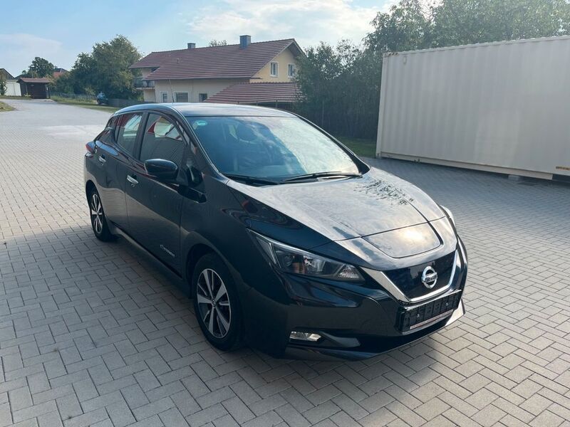 Gebraucht Nissan Leaf Acenta 110 kW (150 PS) 2018 Black (m) Kleinwagen