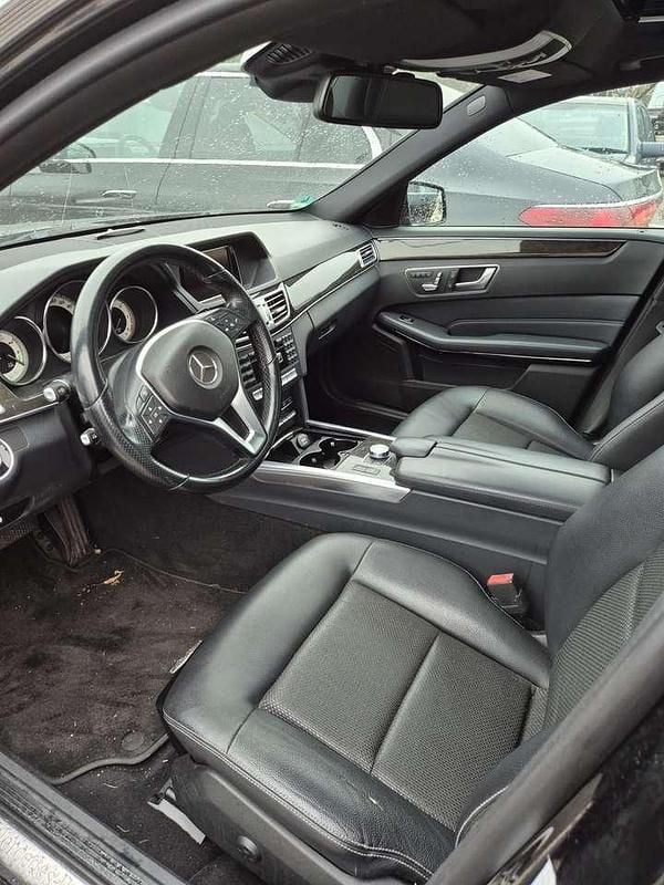 Gebraucht Mercedes E300 Avantgarde 204 PS (150 kW) 2014 Limousine