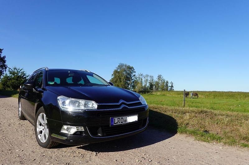 Schwarz Gebraucht 2014 Citroën C5 SELECTION Kombi | 4.900 € (Etwas zu teuer) - Bild 1/4