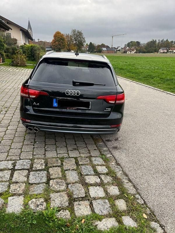 Gebraucht Audi A4 Ambiente 190 PS (139 kW) 2016 Schwarz Kombi