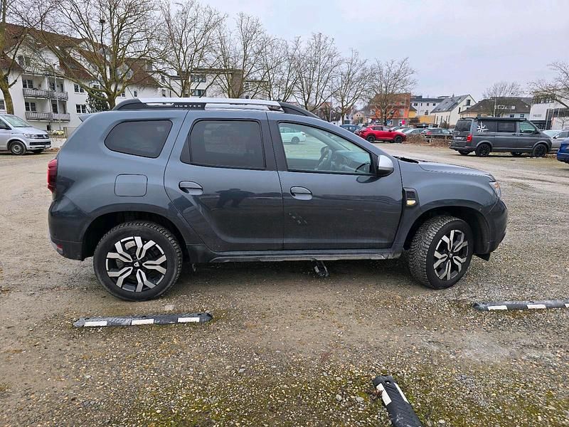 Gebraucht Dacia Duster Prestige 116 PS (85 kW) 2022 Grau SUV