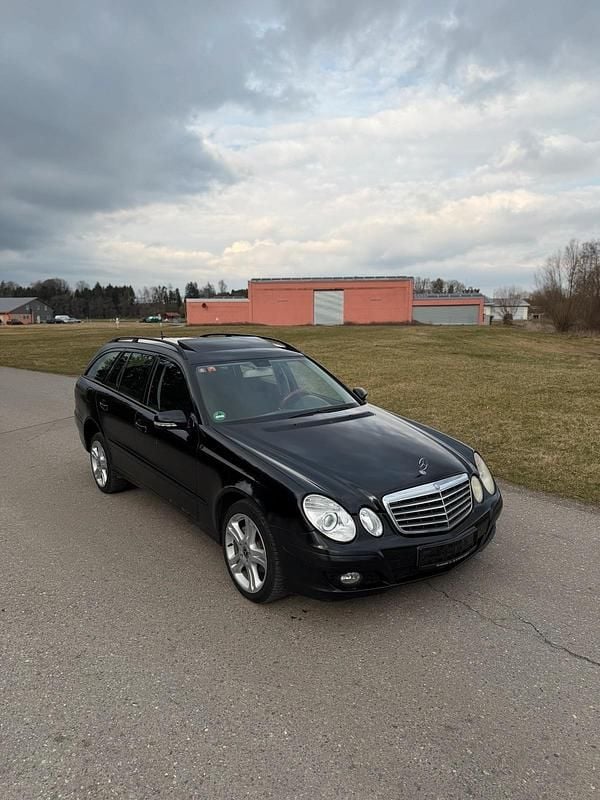 Gebraucht Mercedes E220 150 PS (110 kW) 2006 Schwarz Kombi