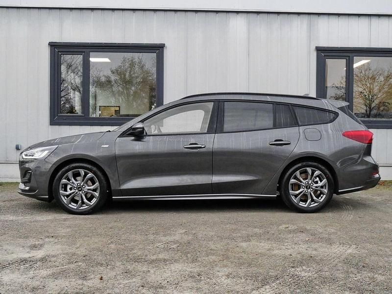 Neu Ford Focus ST-Line X 155 PS (114 kW) 2025 Grau Limousine
