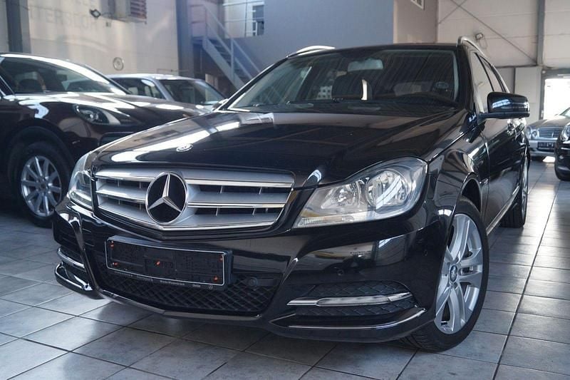 Gebraucht Mercedes C180 156 PS (114 kW) 2012 Schwarz Kombi