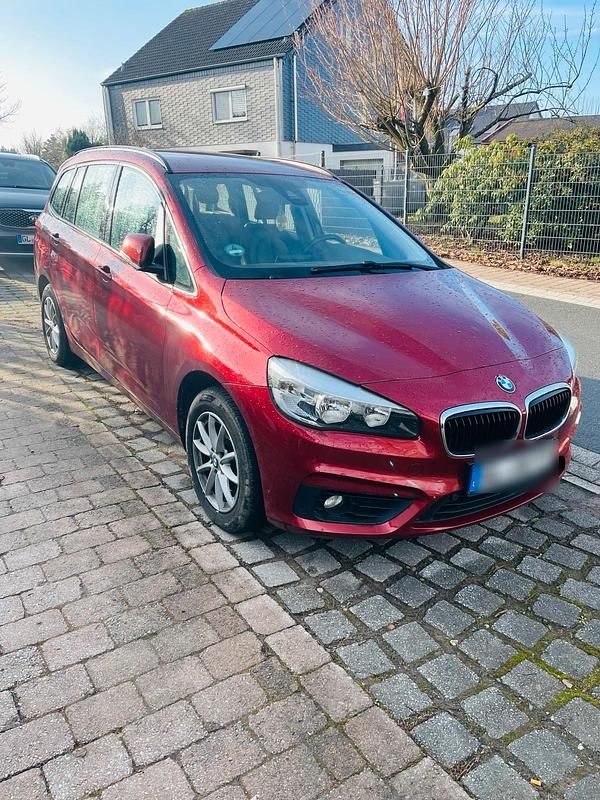 Rot Gebraucht 2017 BMW 216 Kombi | 9.950 € (Fairer Preis) - Bild 1/4