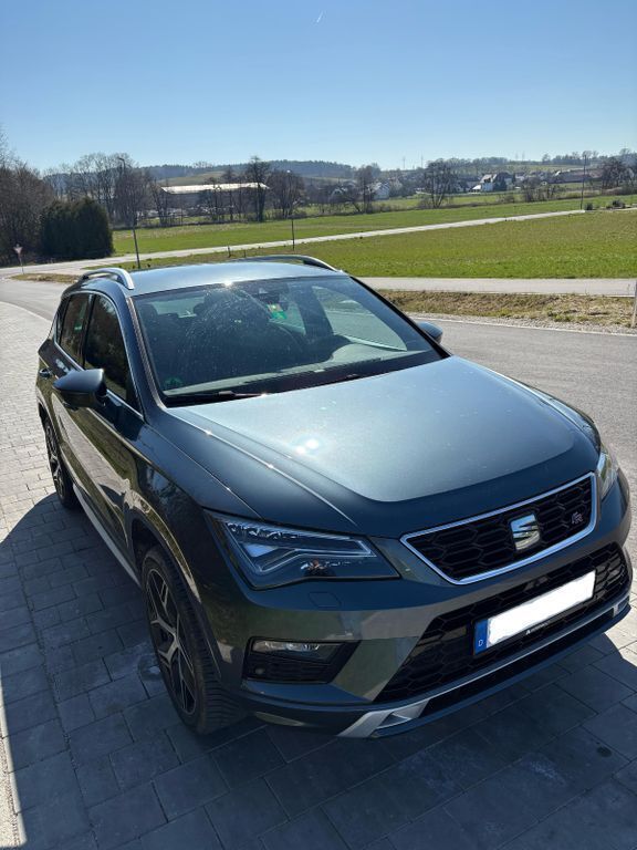 Grau Gebraucht 2019 Seat Ateca 4Drive SUV | 21.600 € (Guter Preis) - Bild 1/4