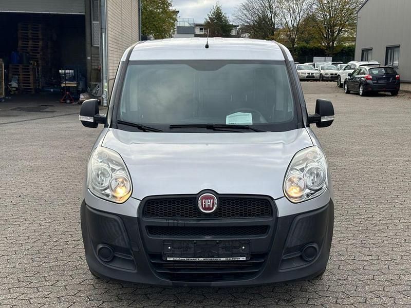 Gebraucht Fiat Doblò 90 PS (66 kW) 2014 Grau Van / Kleinbus