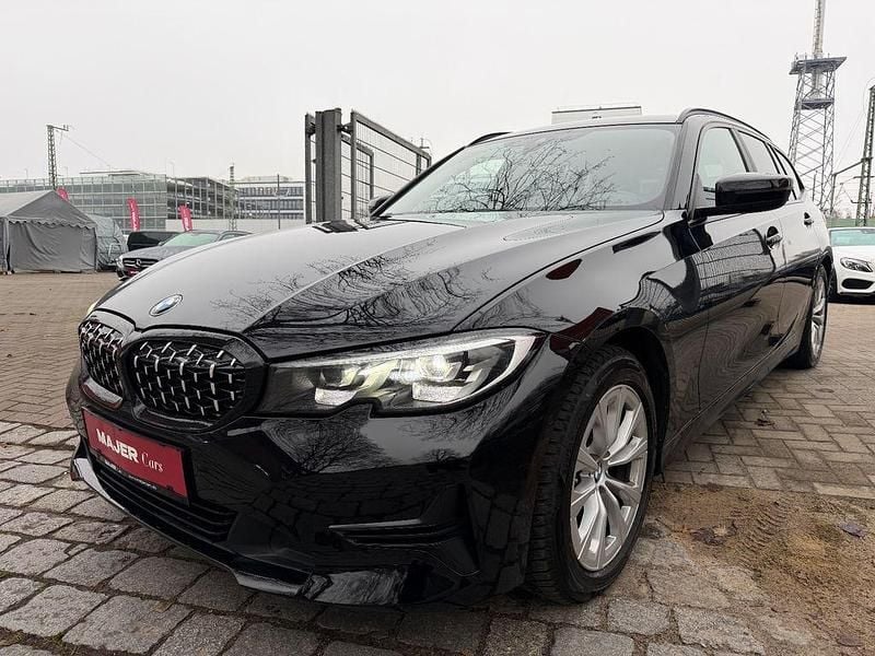 Gebraucht BMW 318 Performance 156 PS (114 kW) 2022 Schwarz Limousine
