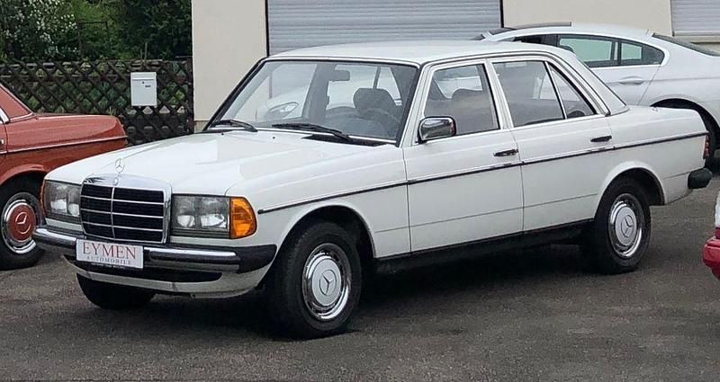 Weiß Gebraucht 1983 Mercedes 200 Limousine | 19.999 € - Bild 1/4