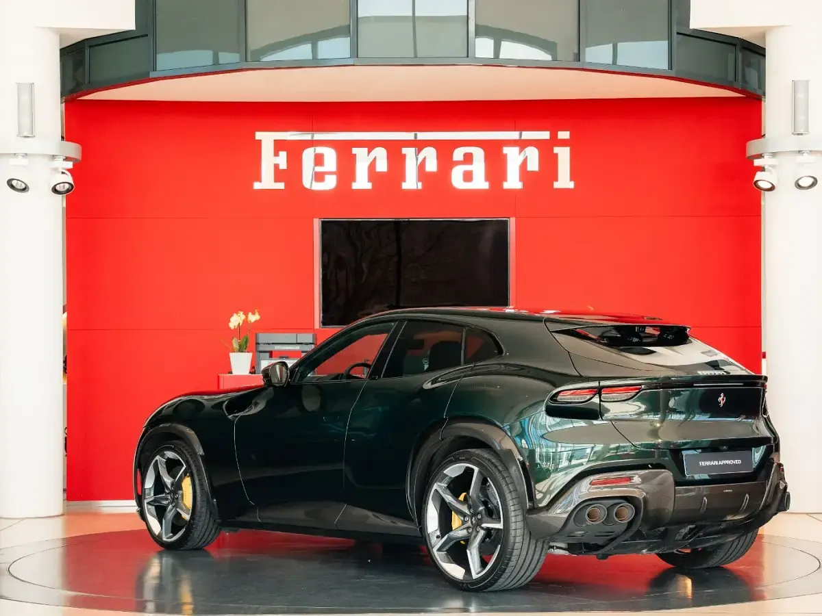 Second-hand Ferrari Purosangue 725 CP (533 kW) 2025 Verde SUV