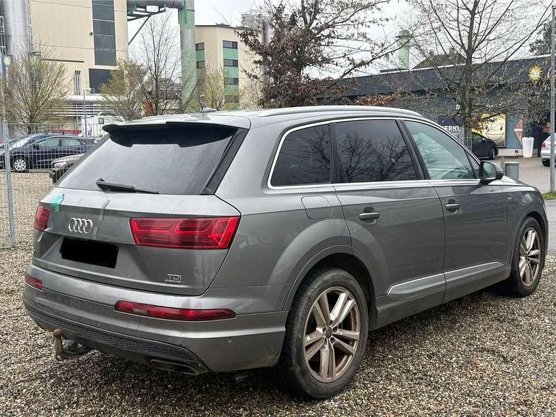 Gebraucht Audi Q7 S-Line 272 PS (200 kW) 2015 Grau SUV
