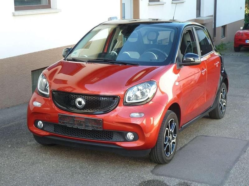 Rotschwarz Gebraucht 2015 Smart ForFour Passion Kleinwagen | 6.500 € (Fairer Preis) - Bild 1/4