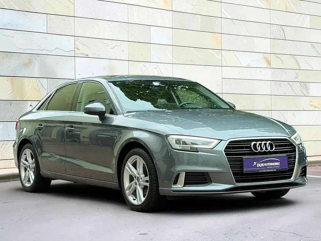 Gebraucht Audi A3 Sport 150 PS (110 kW) 2016 Grau Limousine