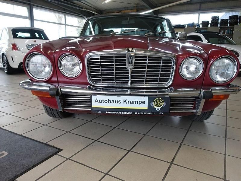 Gebraucht Jaguar XJ12 287 PS (211 kW) 1978 Dunkelrot Limousine