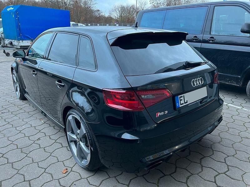 Gebraucht Audi RS3 Ambiente 367 PS (269 kW) 2015 Schwarz Limousine