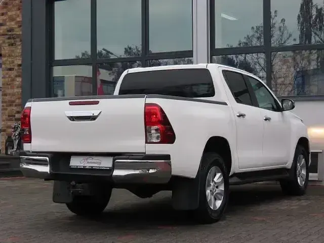 Gebraucht Toyota HiLux 150 PS (110 kW) 2019 Weiß Pickup