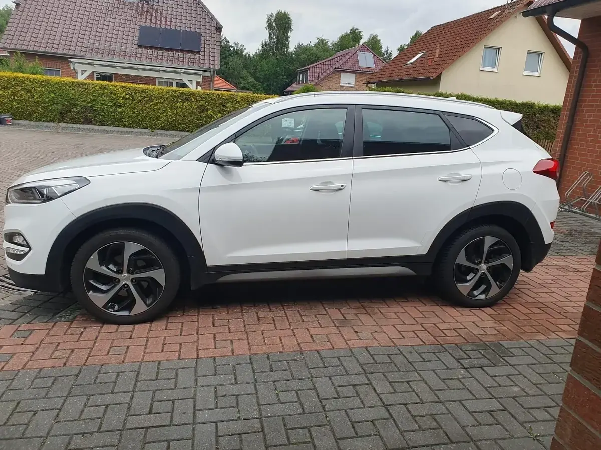 Gebraucht Hyundai Tucson 185 PS (136 kW) 2016 Weiß SUV