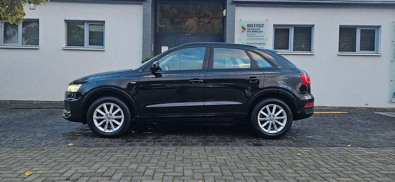 Brillantschwarz (metallic) Gebraucht 2018 Audi Q3 S-Line SUV | 22.970 € (Fairer Preis) - Bild 1/4
