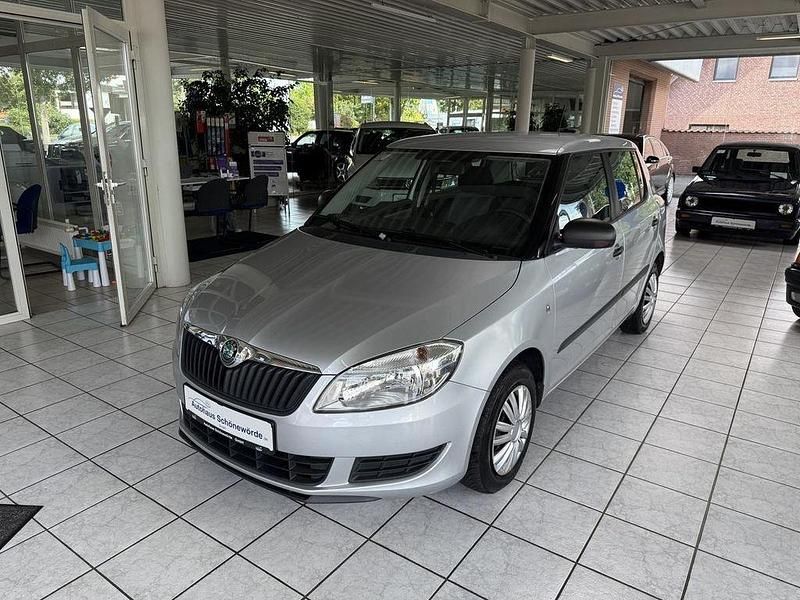Silber Gebraucht 2011 Skoda Fabia Special Limousine | 2.690 € (Superpreis) - Bild 1/4