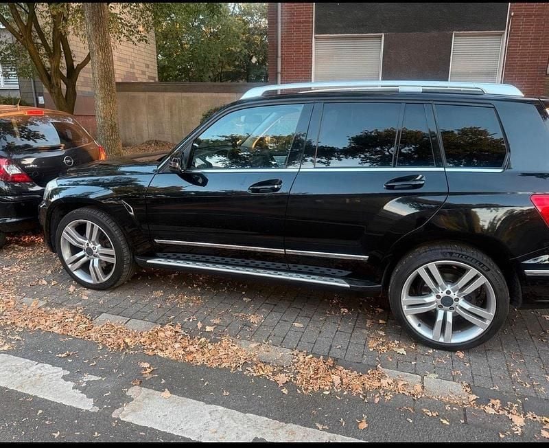 Gebraucht Mercedes GLK320 224 PS (164 kW) 2009 Schwarz SUV