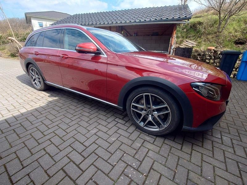 Second-hand Mercedes E400 340 CP (250 kW) 2020 Roșu Break