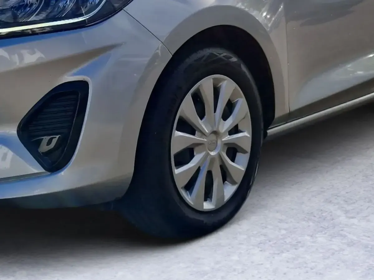 Gebraucht Ford Fiesta Cool & Connect 101 PS (74 kW) 2023 Kleinwagen