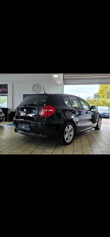 Gebraucht BMW 116 119 PS (87 kW) 2007 Schwarz Kleinwagen