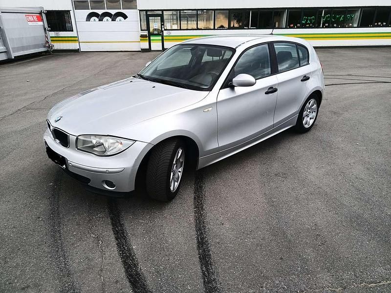 Grau Gebraucht 2006 BMW 116 Kleinwagen | 3.100 € (Fairer Preis) - Bild 1/4