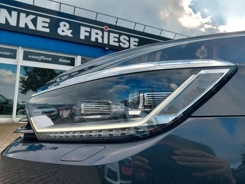 Gebraucht VW Passat Highline 190 PS (139 kW) 2018 Grau Kombi