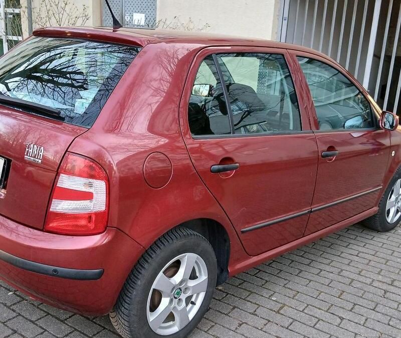 Rot Gebraucht 2005 Skoda Fabia Kleinwagen | 2.399 € (Fairer Preis) - Bild 1/4