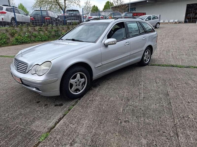 Silber Gebraucht 2002 Mercedes C200 Elegance Kombi | 2.250 € (Guter Preis) - Bild 1/4