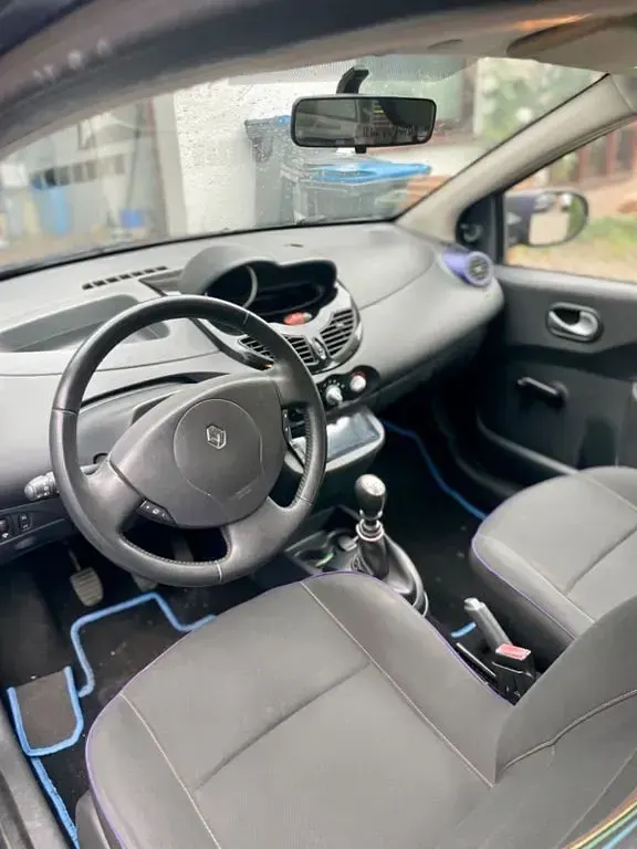 Gebraucht Renault Twingo Initiale Paris 75 PS (55 kW) 2013 Violet Kleinwagen