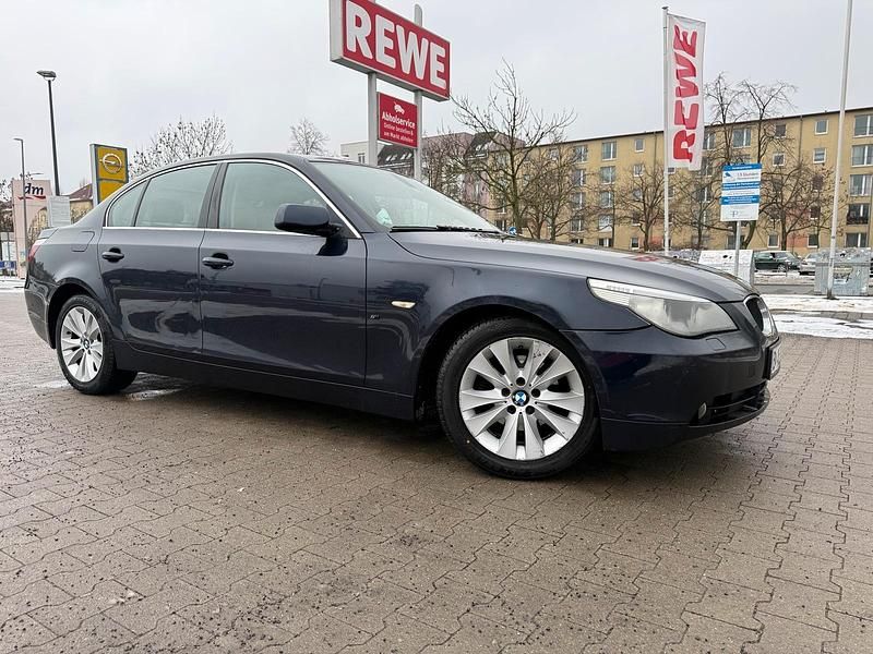 Gebraucht BMW 525 177 PS (130 kW) 2004 Blau Limousine
