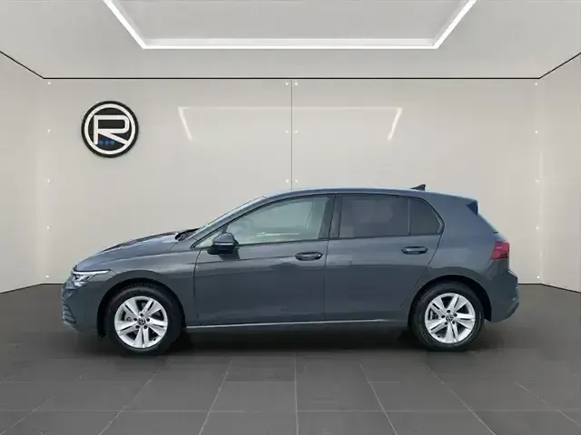 Gebraucht VW Golf VIII Life 150 PS (110 kW) 2021 Grau Limousine