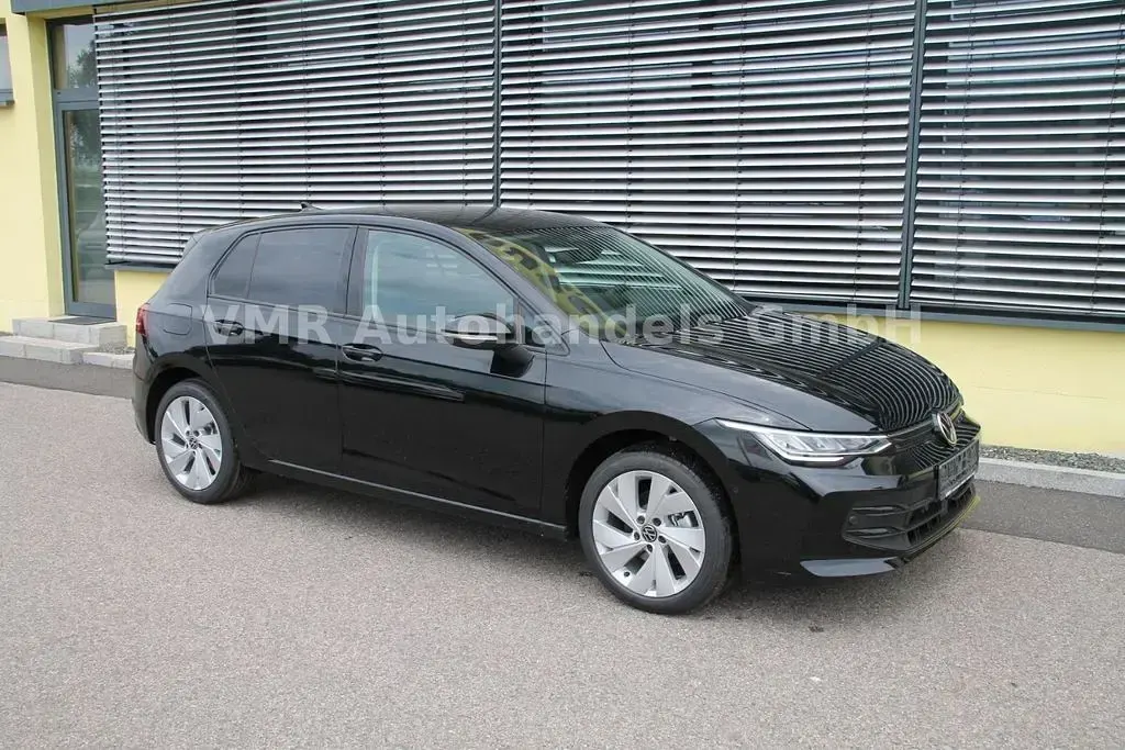 Neu VW Golf VIII 150 PS (110 kW) 2026 Schwarz Limousine
