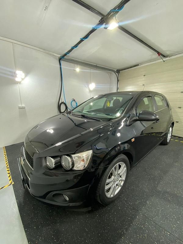 Schwarz Gebraucht 2011 Chevrolet Aveo Kleinwagen | 5.500 € - Bild 1/4