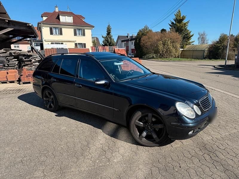 Gebraucht Mercedes E320 2004 Blau Kombi